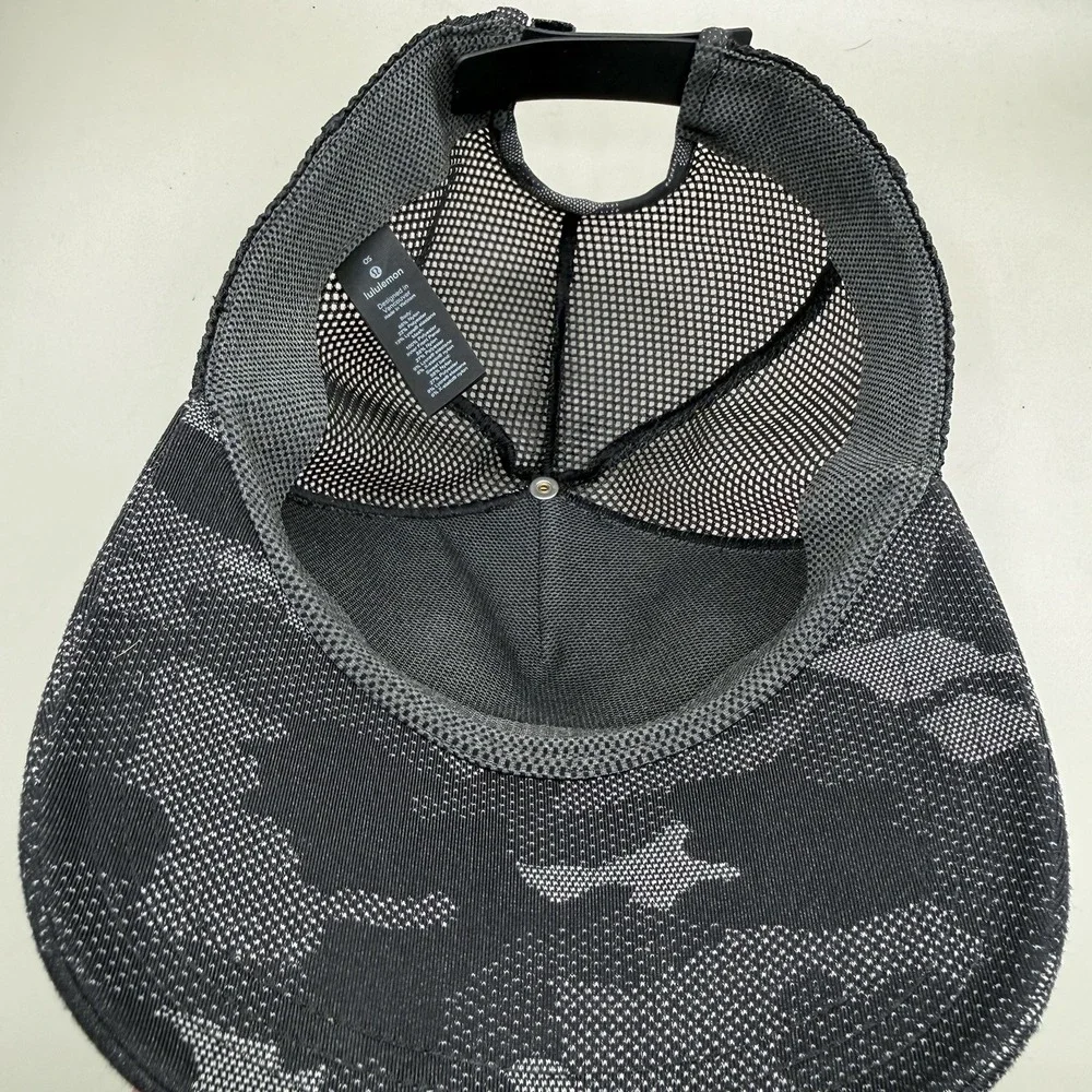 Lululemon Hat‎ Black Camo Snapback Mesh Back One Size Performance Cap